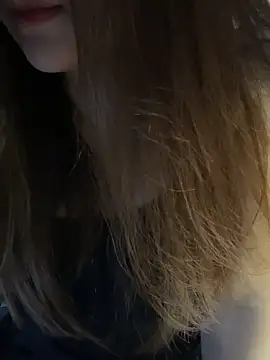 Snapshot of Hinne07 chatting on December 14, 12:38 am Hinne07 online show from December 14, 12:38 am