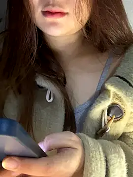 Snapshot of Hinne07 chatting on December 20, 1:12 am Hinne07 online show from December 20, 1:12 am