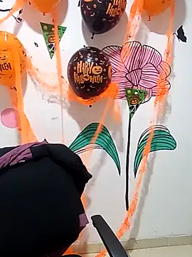 curvy diva  online show from October 31, 11:11 am