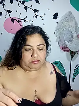 curvy diva  online show from November 7, 9:53 am