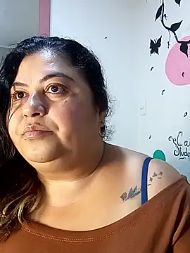 curvy diva  online show from January 8, 9:33 am