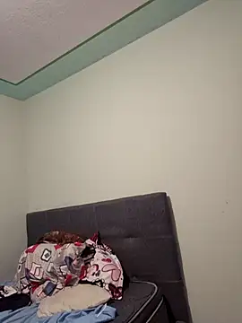 curvy diva  online show from April 8, 9:31 am