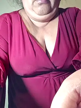 curvy diva  online show from April 10, 9:25 am