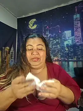 curvy diva  online show from April 13, 9:37 am