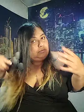 curvy diva  online show from April 15, 10:22 am