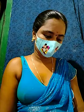 Snapshot of mini-queen chatting on September 9, 11:21 am mini-queen online show from September 9, 11:21 am