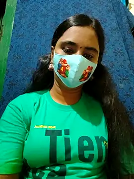 Snapshot of mini-queen chatting on October 14, 4:30 pm mini-queen online show from October 14, 4:30 pm