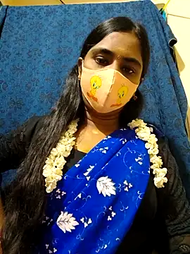 Snapshot of mini-queen chatting on November 12, 8:26 am mini-queen online show from November 12, 8:26 am