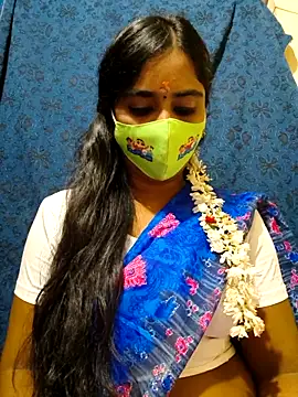 Snapshot of mini-queen chatting on November 21, 3:33 pm mini-queen online show from November 21, 3:33 pm