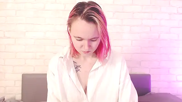 Ericha Stone online show from December 16, 1:32 am