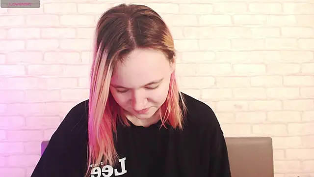 Ericha Stone online show from February 20, 1:35 am