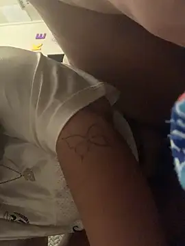 StylishEchium online show from October 19, 5:13 pm