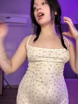 YourLittleDevil online show from February 3, 6:51 am