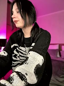 YourLittleDevil online show from February 21, 5:25 pm