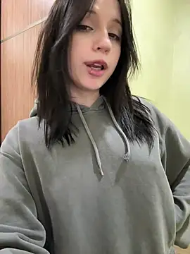 YourLittleDevil online show from April 1, 1:41 pm