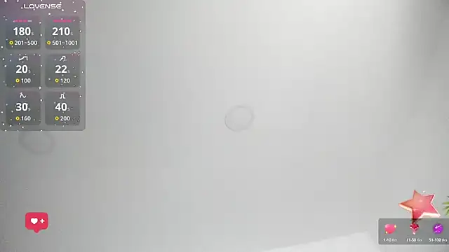 Snapshot of Emilywillis8 chatting on October 12, 1:21 pm Emilywillis8 online show from October 12, 1:21 pm