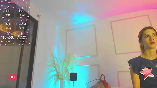 Snapshot of Emilywillis8 chatting on November 11, 1:00 pm Emilywillis8 online show from November 11, 1:00 pm