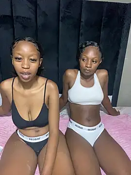 Snapshot of SexyPetitex25 chatting on January 5, 6:55 pm SexyPetitex25 online show from January 5, 6:55 pm