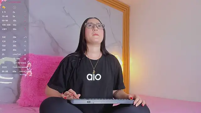 malka milan online show from December 2, 3:23 am