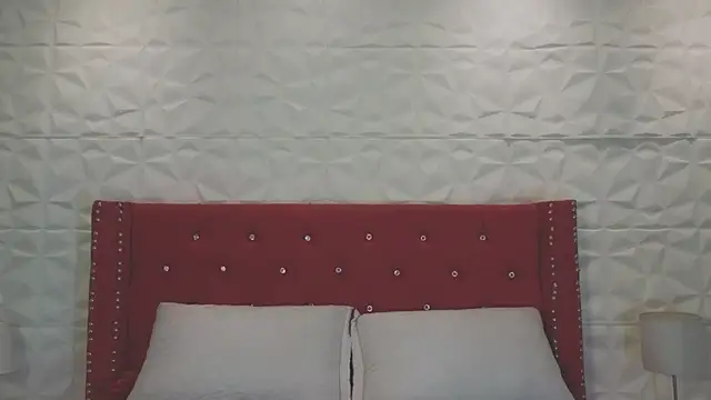 Snapshot of Lucy_n_pink chatting on October 17, 3:36 pm Lucy n pink online show from October 17, 3:36 pm