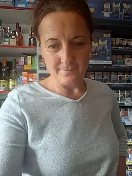 Snapshot of Fluturas2 chatting on September 17, 1:57 pm Fluturas2 online show from September 17, 1:57 pm