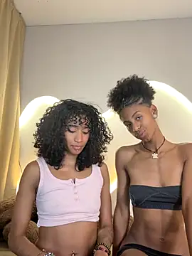 Snapshot of lynx_sun chatting on December 5, 8:38 pm lynx sun online show from December 5, 8:38 pm