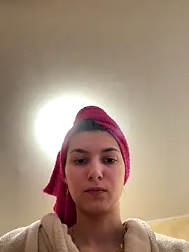 Snapshot of Redd_velvet96 chatting on December 14, 10:14 pm Redd velvet96 online show from December 14, 10:14 pm