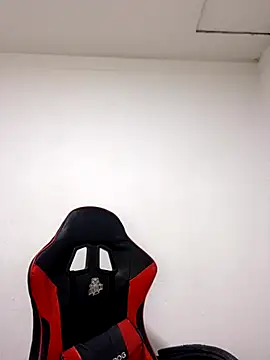 cristopher wallacee online show from November 24, 11:15 pm