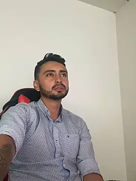 cristopher wallacee online show from November 29, 8:56 pm