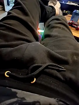 Snapshot of Frnlove521 chatting on November 16, 5:02 am Frnlove521 online show from November 16, 5:02 am