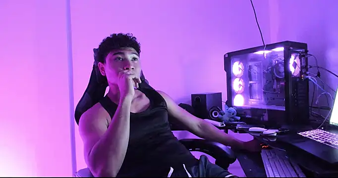 Snapshot of kenji_azura1 chatting on October 28, 7:45 am kenji azura1 online show from October 28, 7:45 am