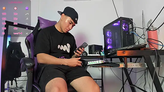 Snapshot of kenji_azura1 chatting on November 3, 7:53 am kenji azura1 online show from November 3, 7:53 am