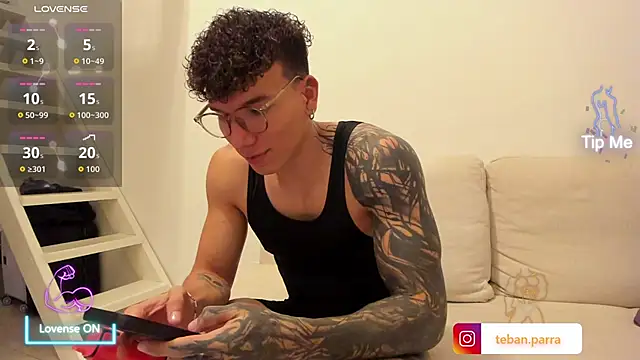 Snapshot of estebandi_do chatting on March 26, 5:18 pm estebandi do online show from March 26, 5:18 pm