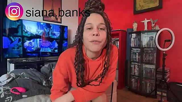 Snapshot of SianaBanks chatting on October 27, 1:37 pm SianaBanks online show from October 27, 1:37 pm