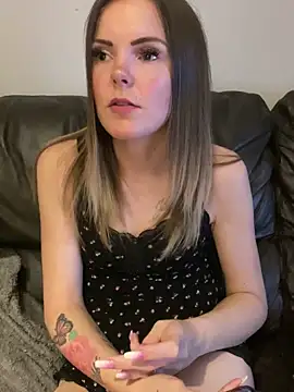 SexyLoLoUK online show from September 23, 9:51 pm