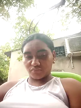 Snapshot of Lucy-Ferr chatting on October 27, 8:13 pm Lucy-Ferr online show from October 27, 8:13 pm