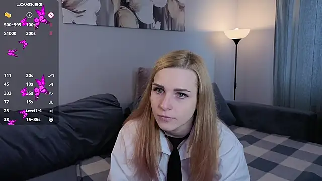 Snapshot of HelenMartines chatting on October 30, 10:16 am HelenMartines online show from October 30, 10:16 am