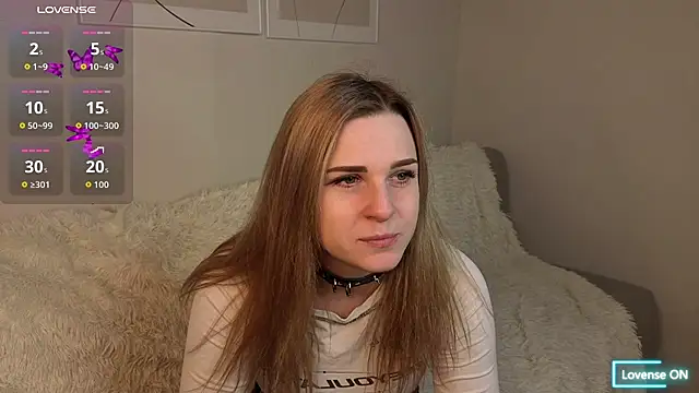 HelenMartines online show from April 1, 11:00 am