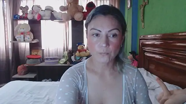  Charlize theron  online show from December 21, 2:46 pm