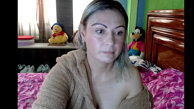  Charlize theron  online show from April 14, 5:08 pm