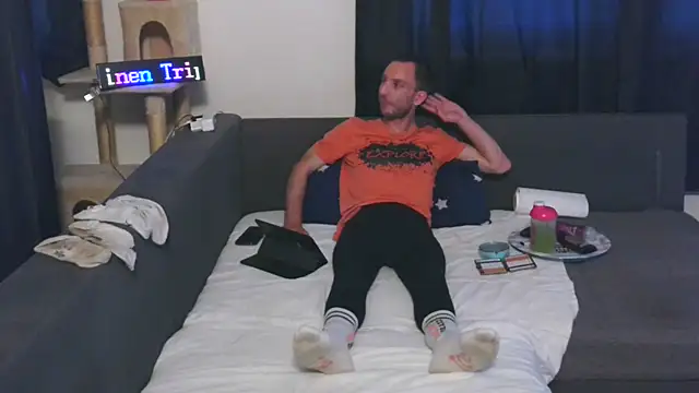 Snapshot of cum2camboys chatting on May 22, 7:19 pm cum2camboys online show from May 22, 7:19 pm