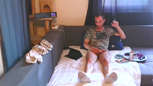 Snapshot of cum2camboys chatting on June 6, 6:23 pm cum2camboys online show from June 6, 6:23 pm