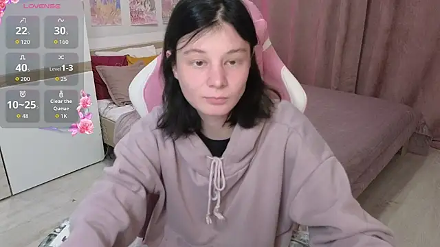 EllinEverly online show from April 16, 9:04 pm