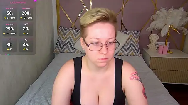 AlexandraGreen online show from October 19, 9:04 pm