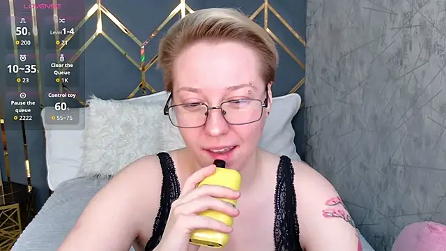 AlexandraGreen online show from February 12, 9:10 pm