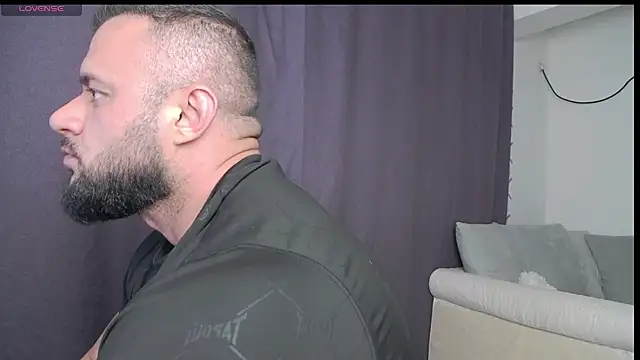Snapshot of RickyMiami1 chatting on April 28, 6:24 pm RickyMiami1 online show from April 28, 6:24 pm