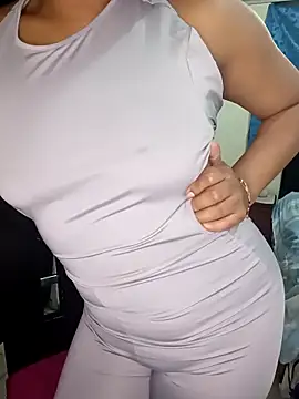 Snapshot of pocahontas_nex chatting on February 21, 1:06 am pocahontas nex online show from February 21, 1:06 am