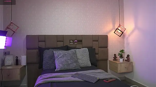 Snapshot of Julieth_Rojas chatting on May 14, 4:19 am Julieth Rojas online show from May 14, 4:19 am