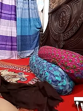 Snapshot of Tanisha-Chy chatting on May 2, 6:18 am Tanisha-Chy online show from May 2, 6:18 am