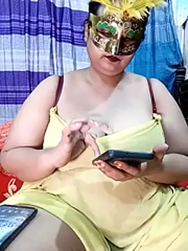 Snapshot of Tanisha-Chy chatting on May 5, 6:05 pm Tanisha-Chy online show from May 5, 6:05 pm
